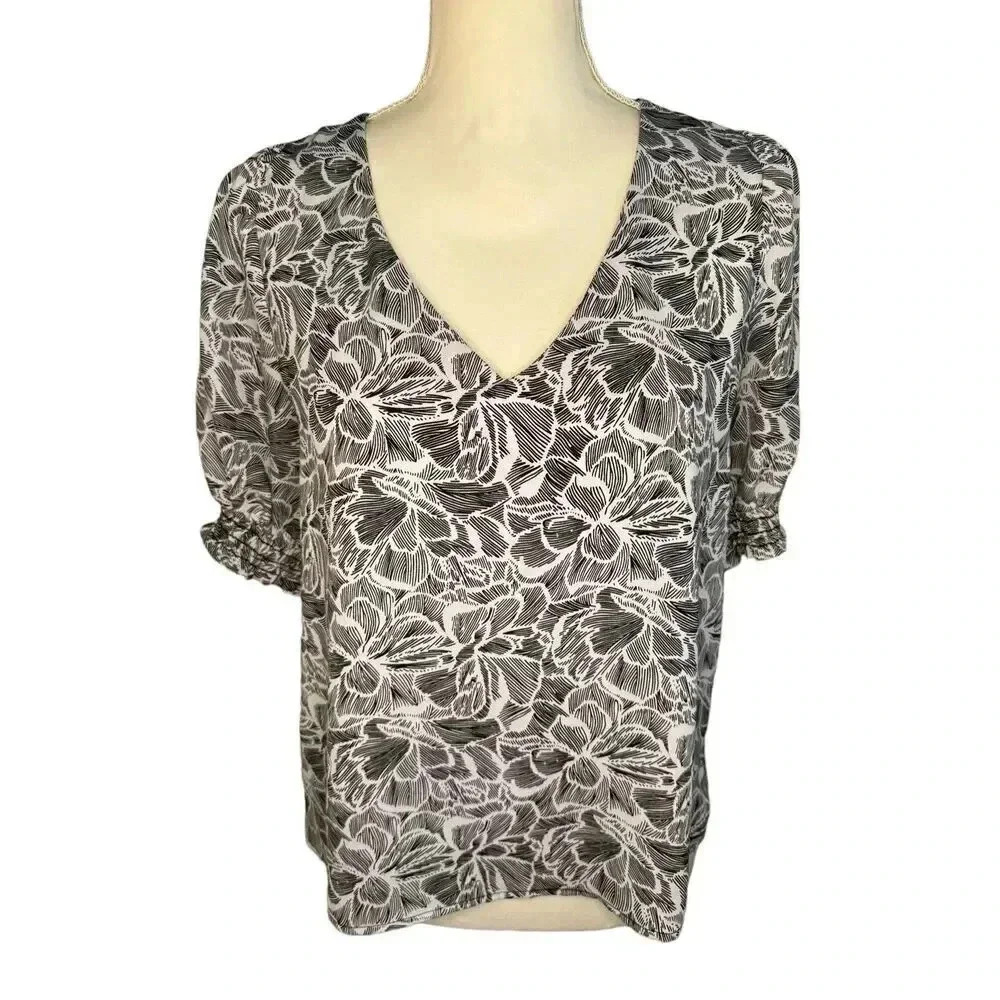 Evereve‎ Women's XS Gracie Black & White Floral V-Neck Blouse